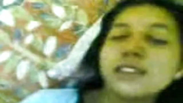 Pareja juguetona tiene un extraño unirse a través del agujero de videos fakings online gratis la gloria