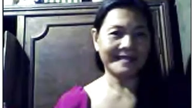 ¡La fakings intercambios de pareja reina del amor Sara Jay le da al mecánico cachondo una sesión de sexo caliente!