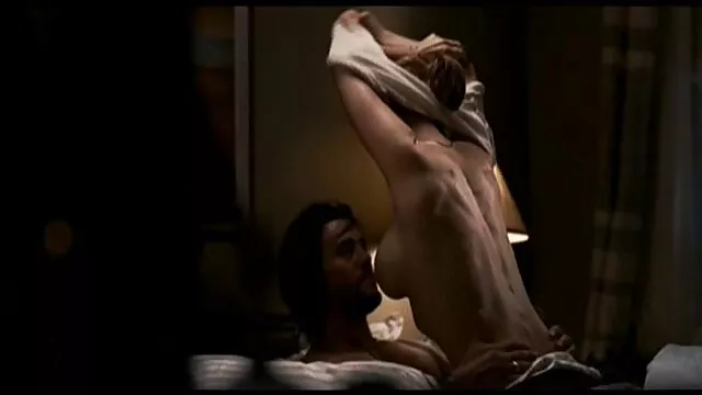 Nena de ébano hermanastra meando faking tv porno y ducha voyeur follada por hermano