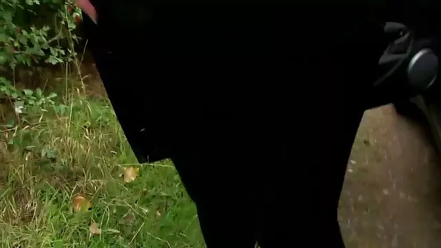 Tomando un consolador enorme y luego un fakings online gratis puño