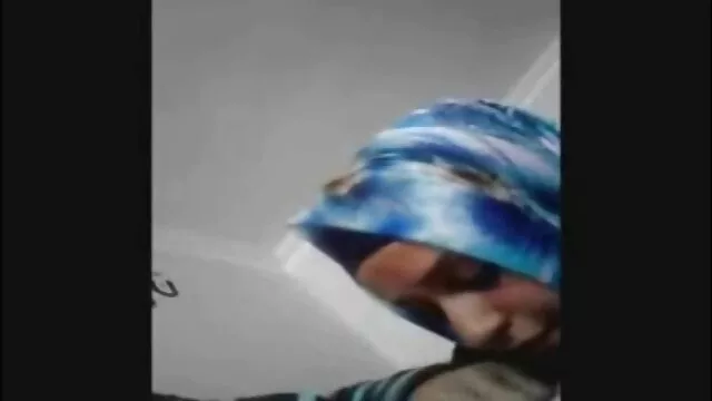 Esta jaula de plástico videosporno fakings para pollas va a chupar al principio