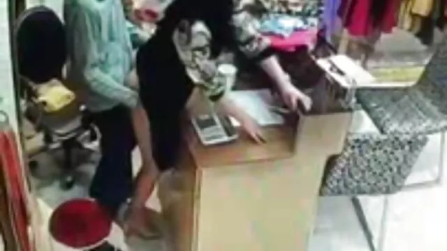 Primera clase POV pornoespañol fakings - Maia Davis chupa una gran polla en POV